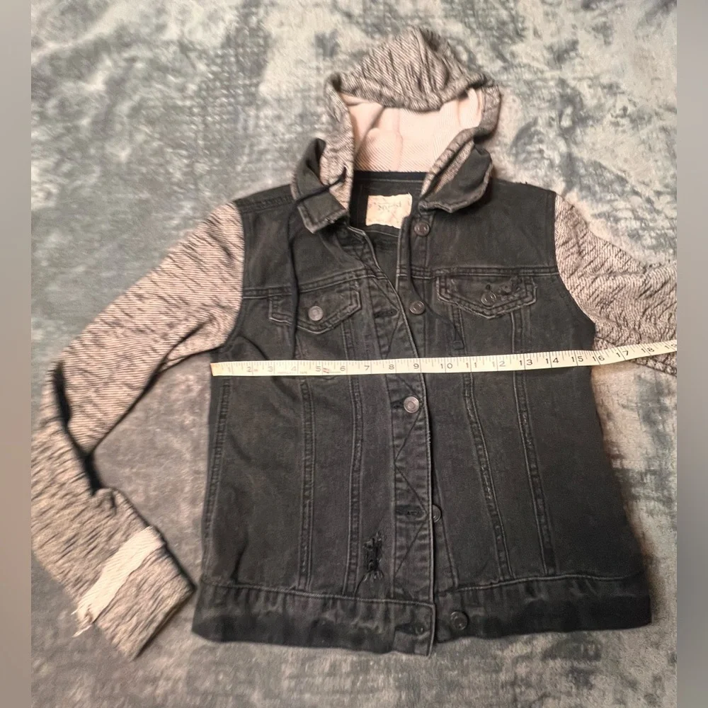 Mudd Black Hooded Demi Distressed Jacket Girls‎ Size Small Black And Gray
